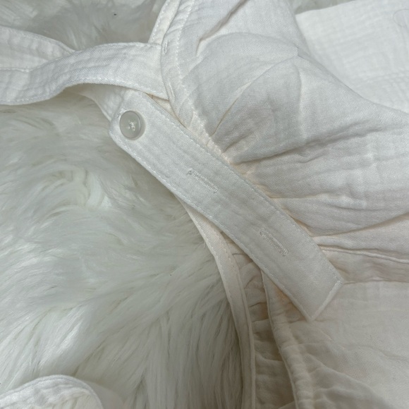 NWT Colsie white flowy tank top Medium - Picture 5 of 9